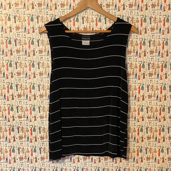 Citiknits top 🖤 - Picture 2 of 4